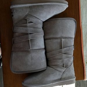 EUC Lamo Suede and Sheepskin boots